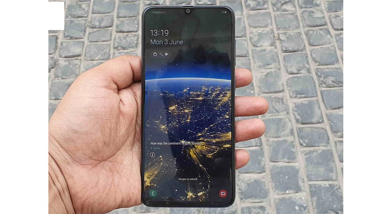 گوشی موبایل سامسونگ مدل Galaxy A70 SM-A705FN-DS دو سیم کارت ظرفیت 128 گیگابایت